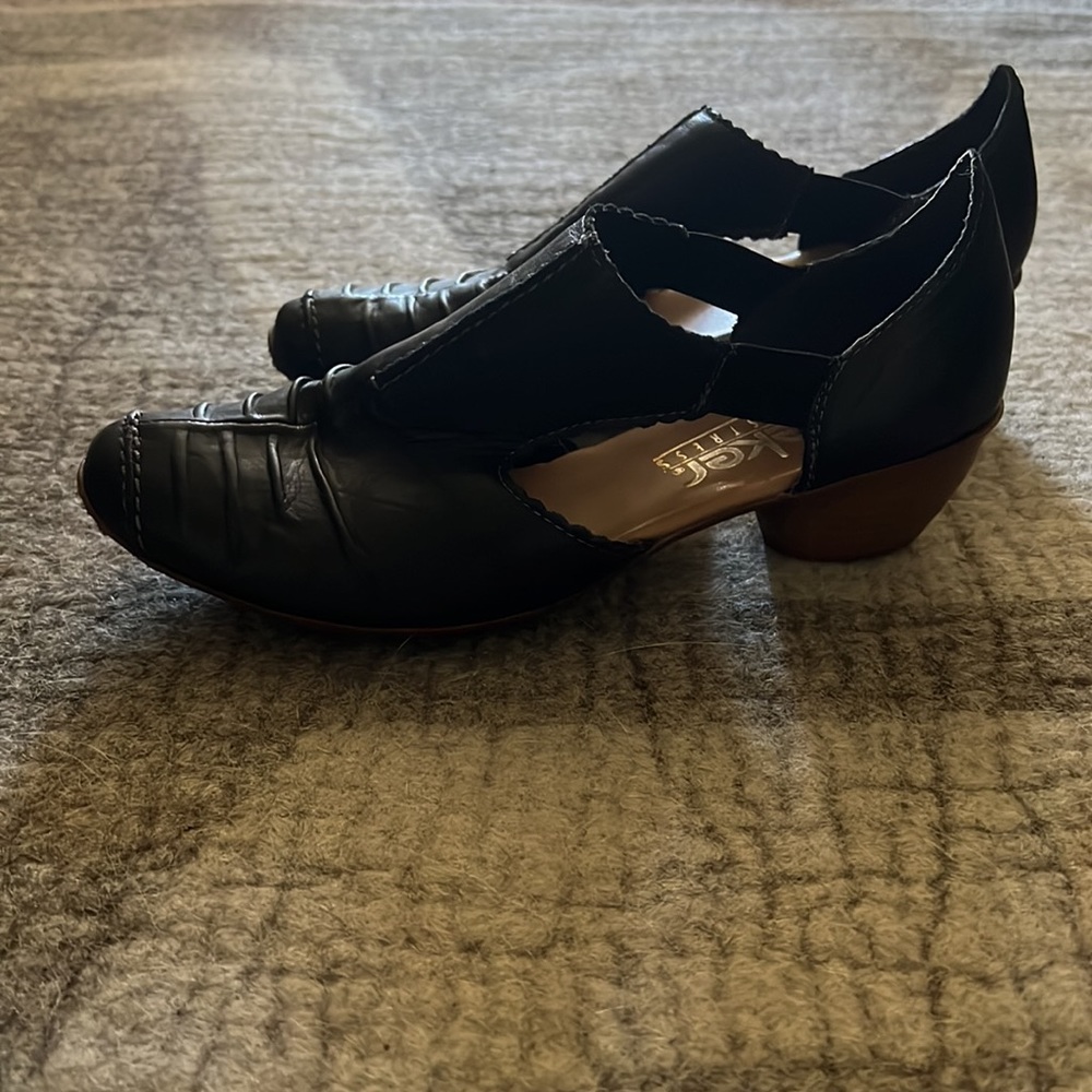 Leather shoes - Picture 9 of 9